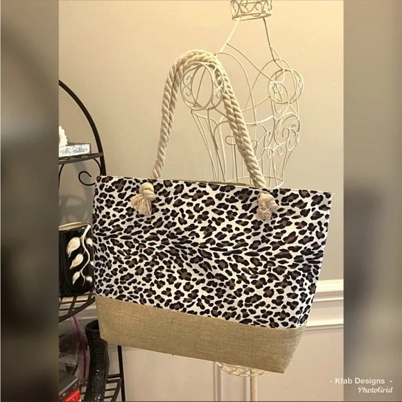 LAST 1! Large Animal Print Contrast Rope Strap Zip Closure Tote! - Picture 4 of 7